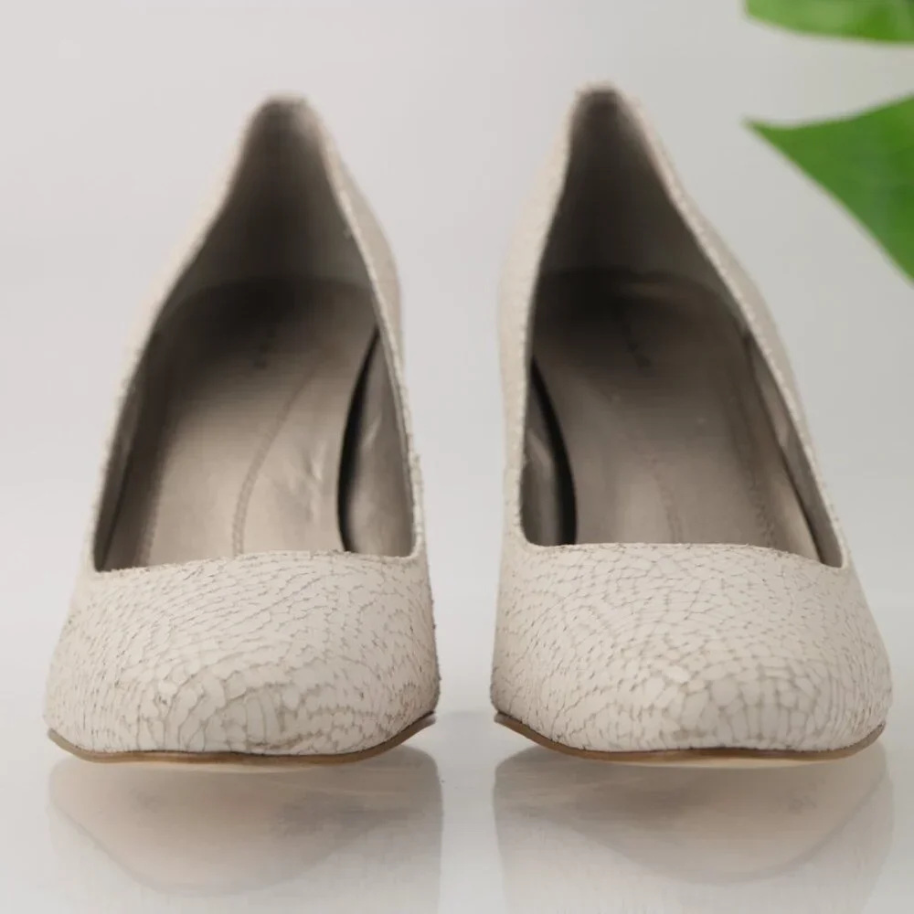 Tahari‎ Womens Naila Pump Size 7 Crackle White Leather Pointed Heels Dress Shoe